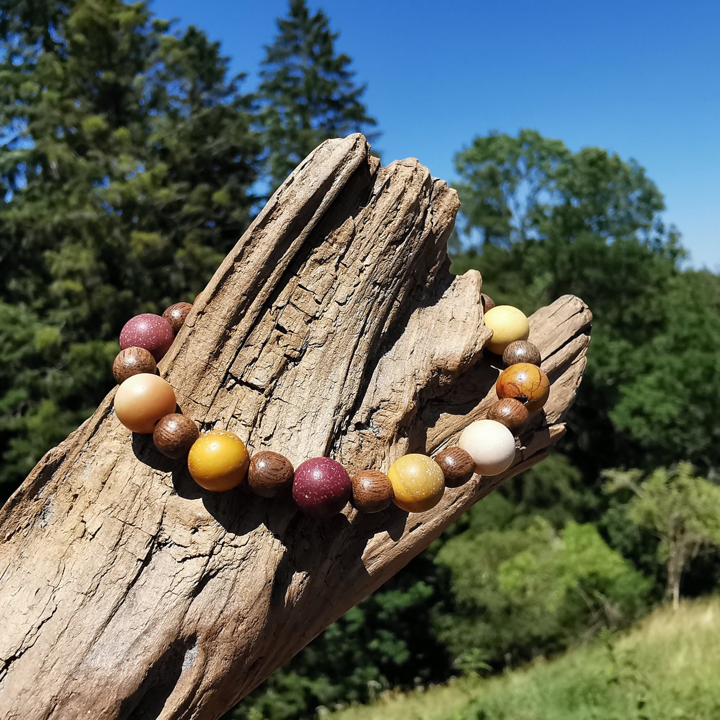 Heilstein Armband LEBENDIGKEIT Mookait matt mit grauem Holz 8mm Kugeln