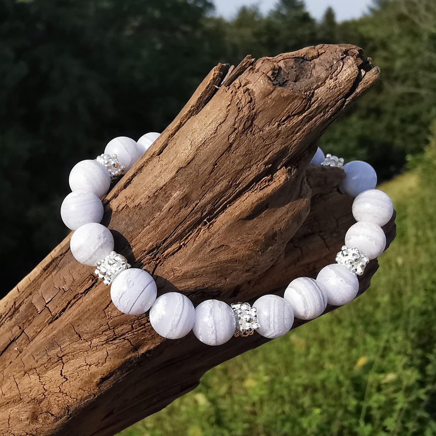 Heilstein Armband LEICHTIGKEIT Chalcedon blau 8mm Kugeln