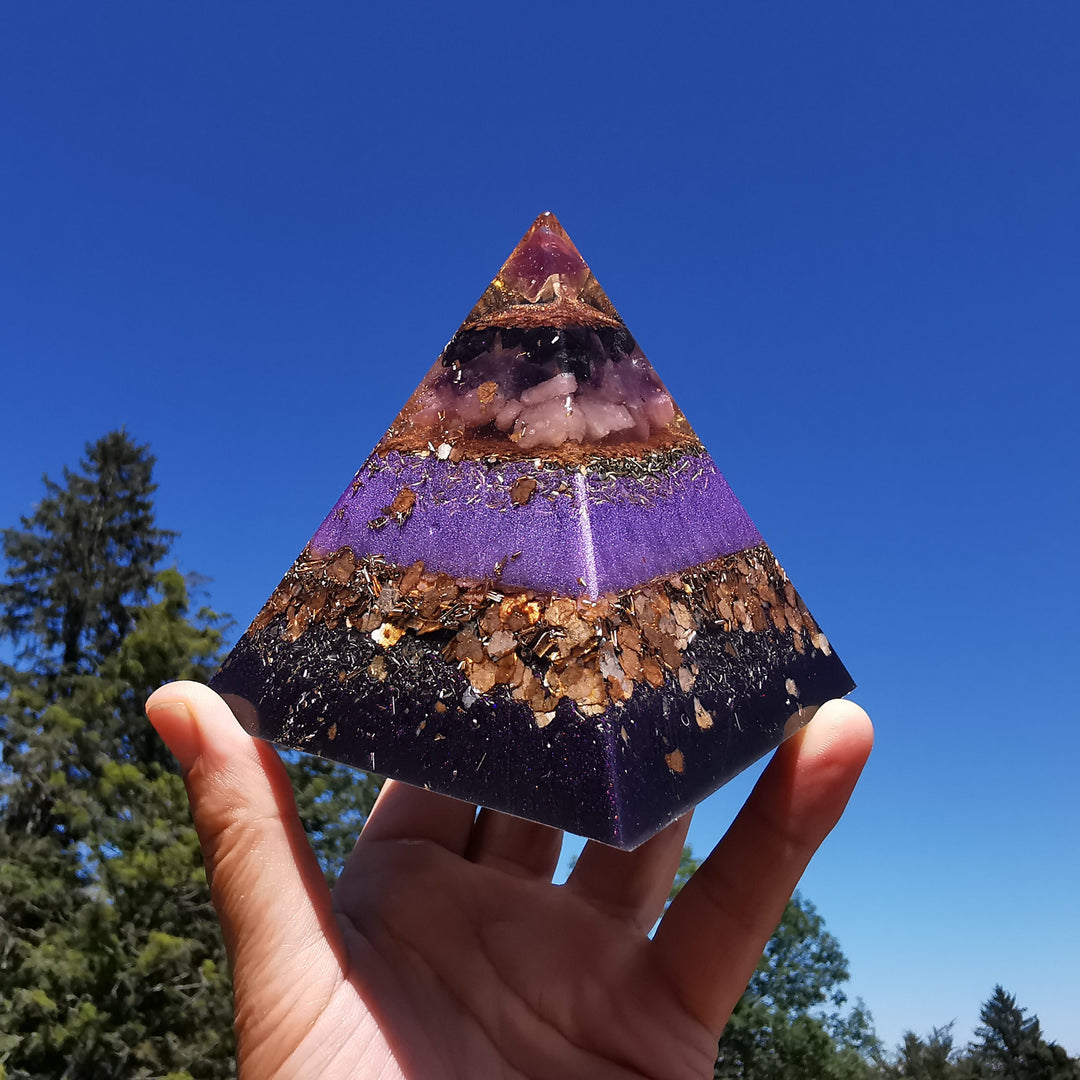 Orgone Pyramide SELBSTBESTIMMUNG 9cm