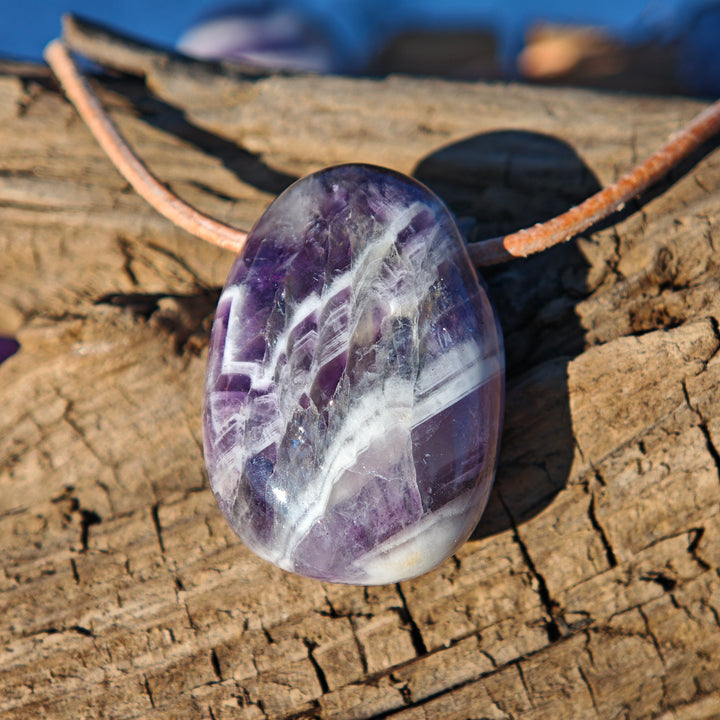 Amethyst Chevron (Innerer Frieden - Vitalität) Anhänger Trommelstein gebohrt 9 Stück zur Auswahl