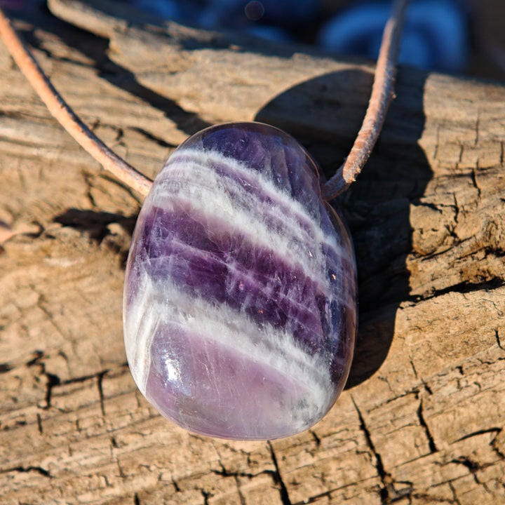 Amethyst Chevron (Innerer Frieden - Vitalität) Anhänger Trommelstein gebohrt 9 Stück zur Auswahl