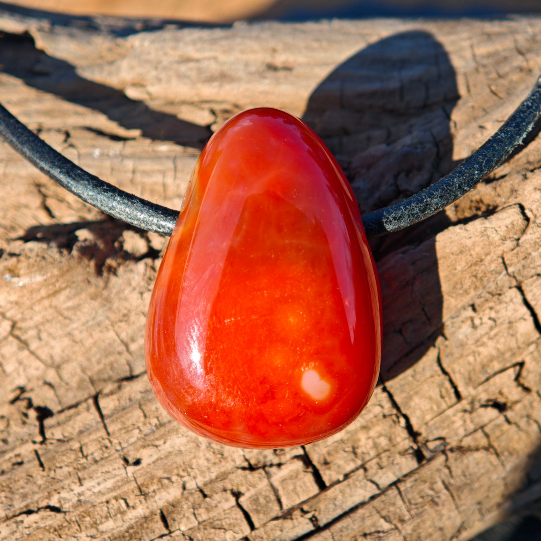 Karneol (Tatkraft) Anhänger Trommelstein gebohrt 5 Stück zur Auswahl