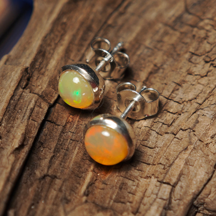 Feuer Opal Ohrstecker rund 7mm Silber 925