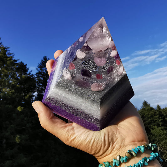 Orgone Pentagonal Pyramid LOVE & HARMONY