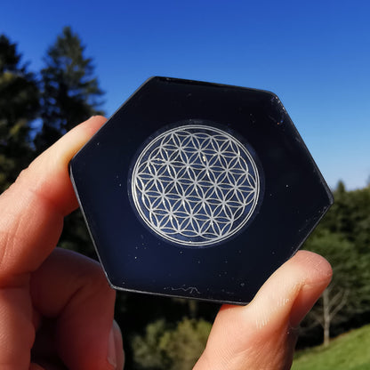 Orgone Hexagonal Pyramide PSYCHISCHES SCHUTZSCHILD 5cm