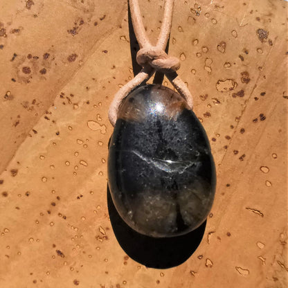 Chiastolite small with leather cord (3)